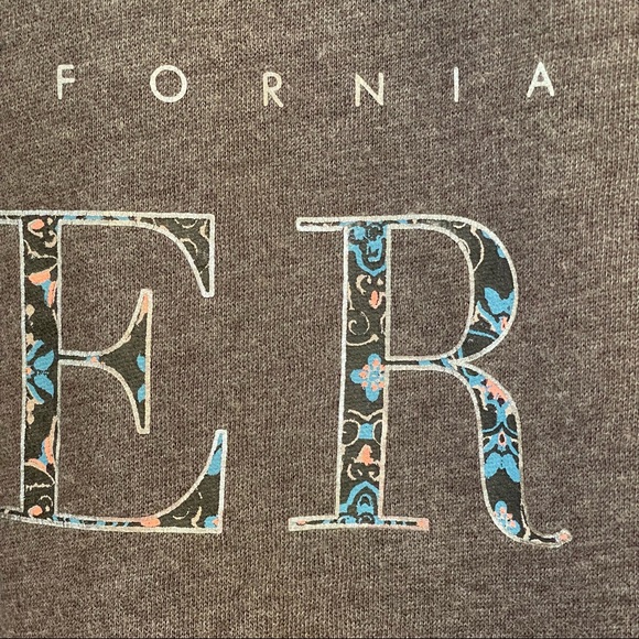 Hollister Sweatshirt Crew Neck Grey with Silver and Floral Block Letters Sz S - Picture 5 of 11